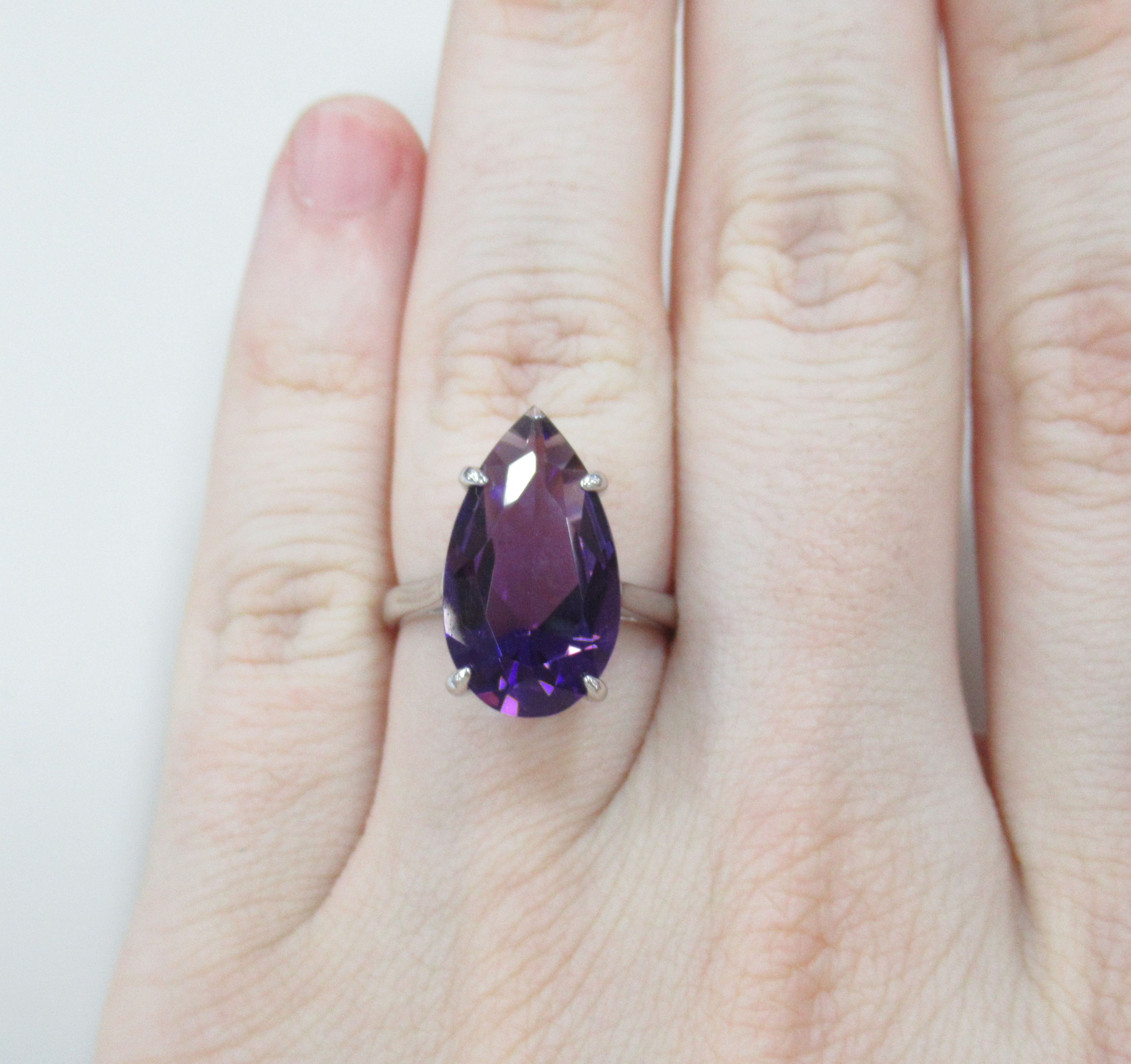 Серебряное кольцо с аметистом